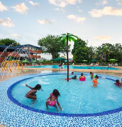 Galería Centro Recreacional CR Comfamar - Buenaventura
