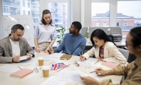 Real english for a real world - Programa De Inglés - Jovenes -  PEC
